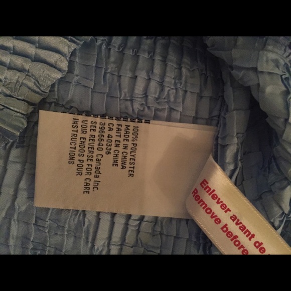 Small blue women’s dressy tshirt crinkly with lace - Picture 4 of 5